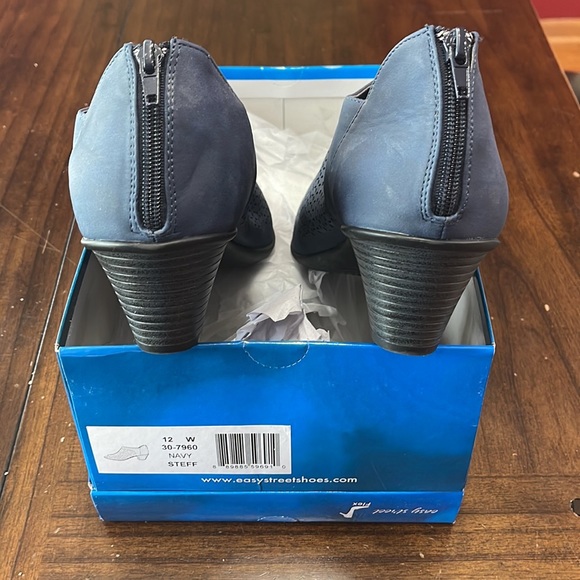 Easy Street Navy Steff Size 12W NWT - Picture 5 of 5